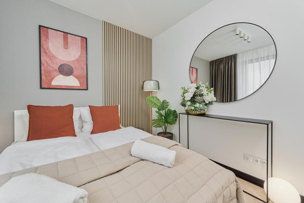 Wroclavia Apartments Dyrekcyjna By Noclegi Renters Wrocław Zewnętrze zdjęcie