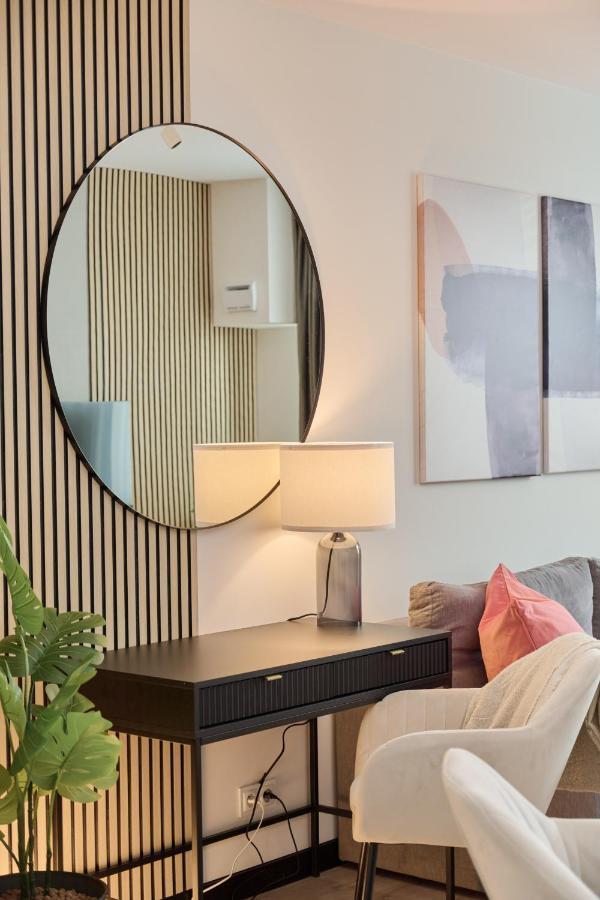 Wroclavia Apartments Dyrekcyjna By Noclegi Renters Wrocław Zewnętrze zdjęcie