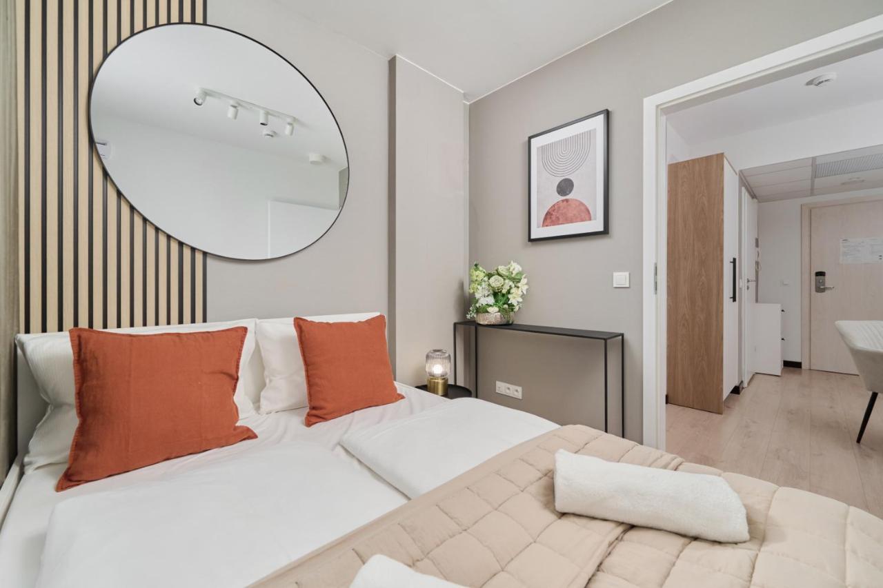 Wroclavia Apartments Dyrekcyjna By Noclegi Renters Wrocław Zewnętrze zdjęcie